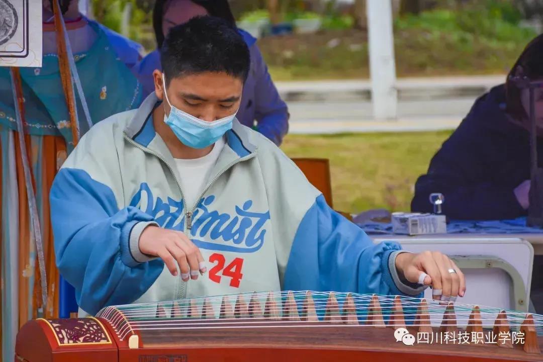 1-211026211UUV.jpg